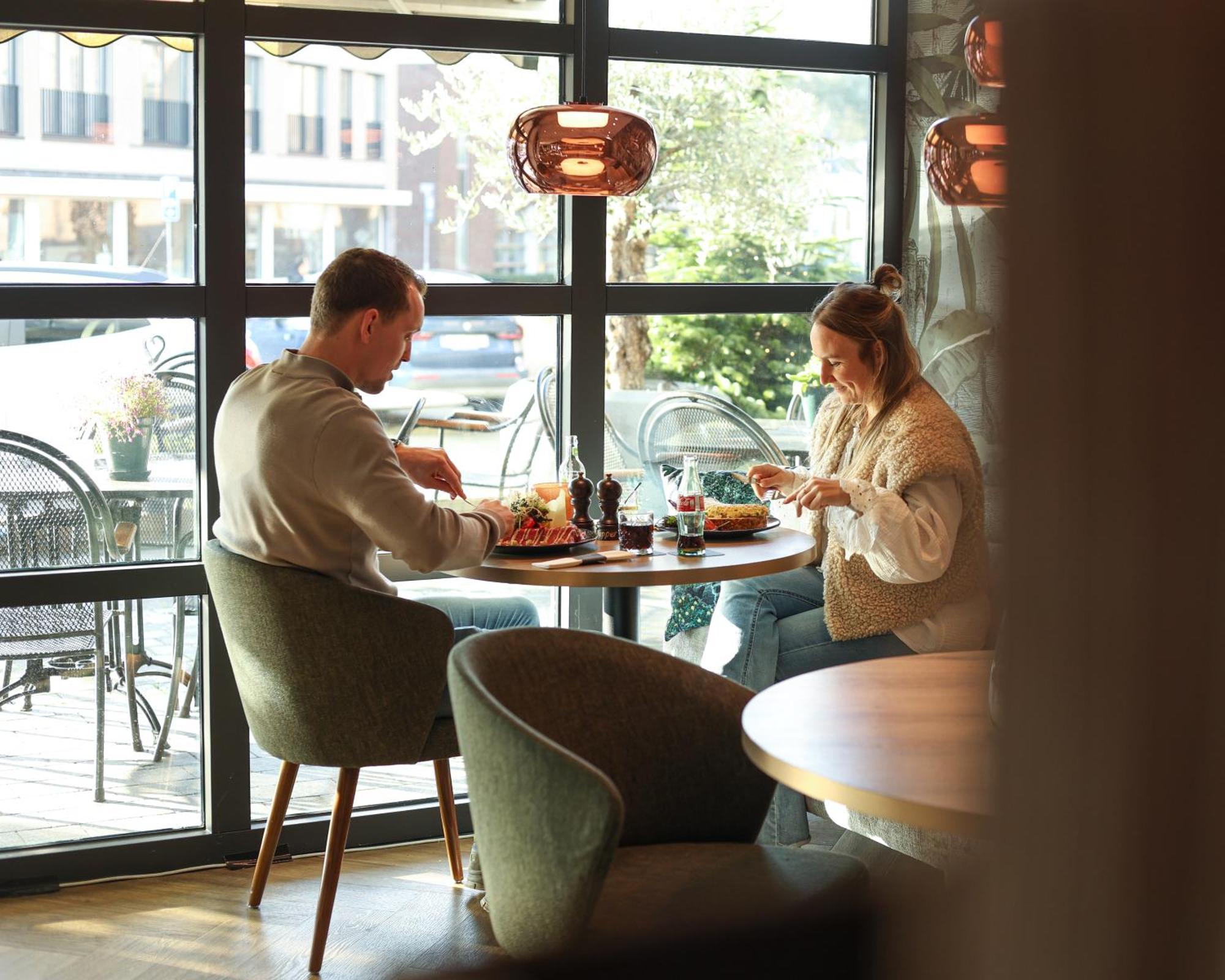 Hotel Restaurant De Zwaan Raalte Dış mekan fotoğraf