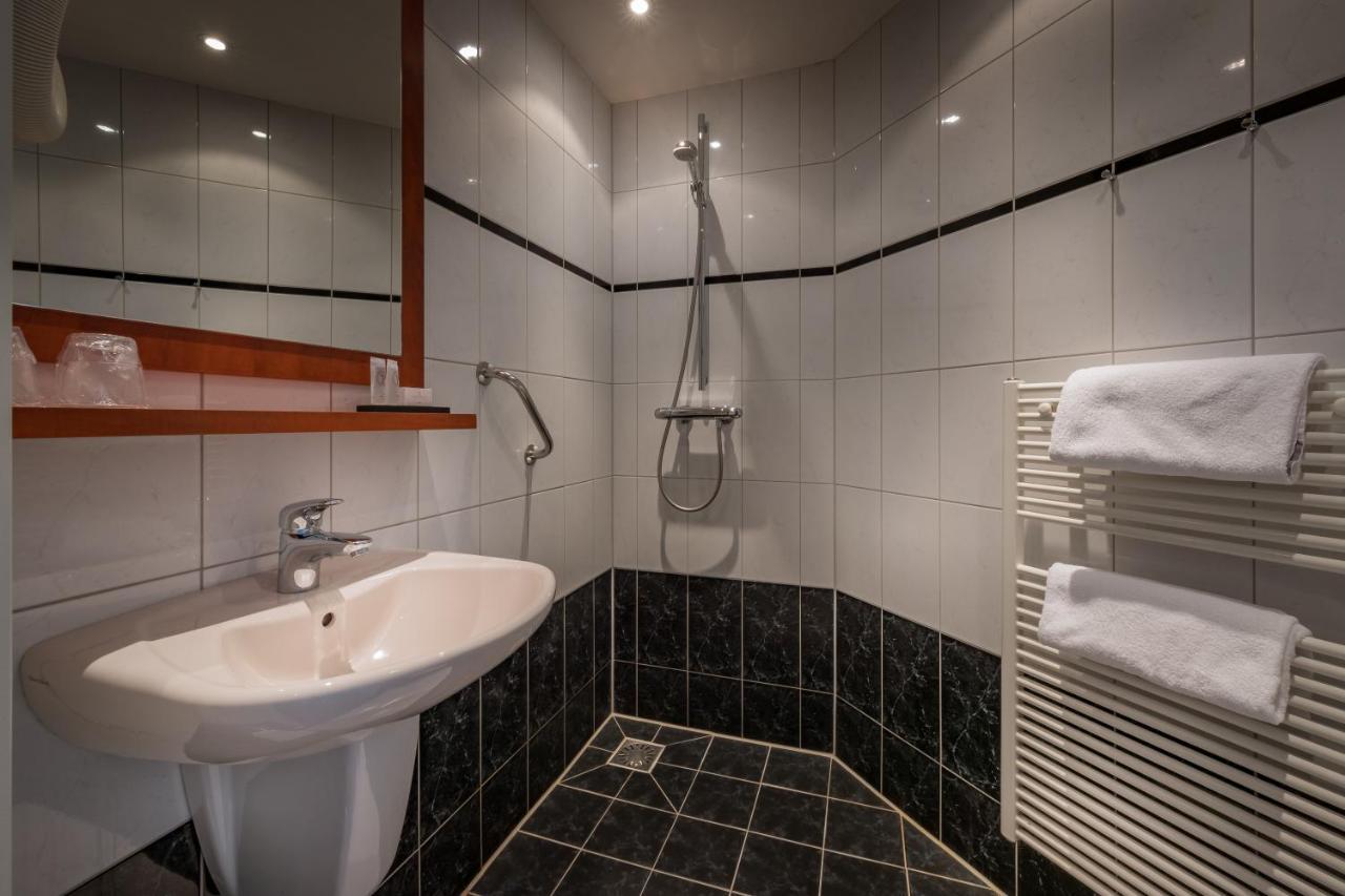 Hotel Restaurant De Zwaan Raalte Dış mekan fotoğraf